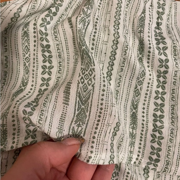 Forever 21 crop top - Picture 2 of 3